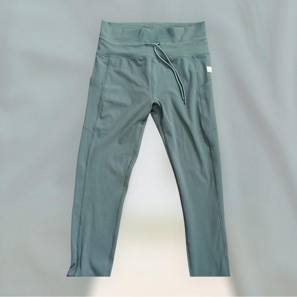 Vuori Daily Leggings W/ pockets - Picture 2 of 3